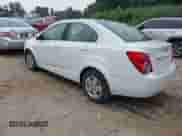 2013 Chevrolet Sonic LS с VIN 1G1JA5SH7D4171790, выставлен на аукционе IAAI как лот 42921261 с пробегом 167 730 миль миль и . История ставок и продаж доступна на DreamBid. Изображение 3.