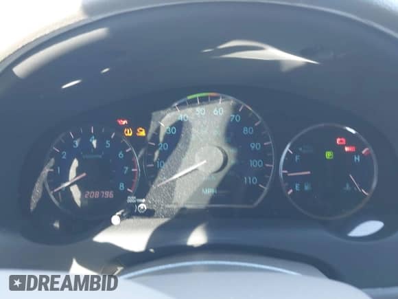 2008 Toyota Sienna XLE z VIN 5TDZK22C18S141253, wystawiony jako IAAI lot #43527112 z przebiegiem 208 796 mil mil oraz . Historia ofert i sprzedaży dostępna na DreamBid. Obrazek 7.