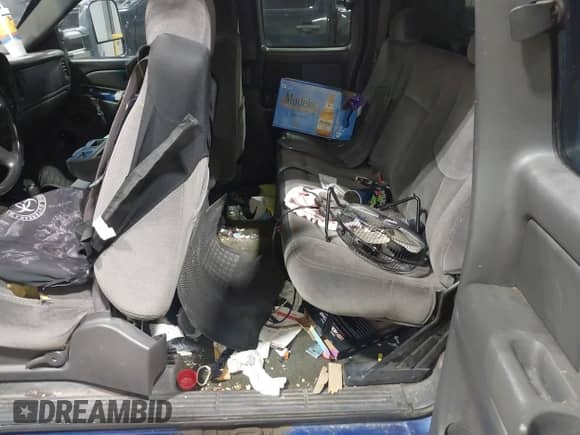 2004 GMC Sierra 1500 SLE with VIN 1GTEK19T24E259827, listed as a IAAI auction lot 42594760 with 216,492 mi miles and . Bid and sale history available at DreamBid. Image 8.