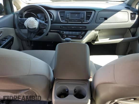 2017 Kia Sedona L с VIN KNDMA5C17H6292481, выставлен на аукционе Copart как лот 68948405 с пробегом Не указан миль и Списание • Salvage title. История ставок и продаж доступна на DreamBid. Изображение 8.