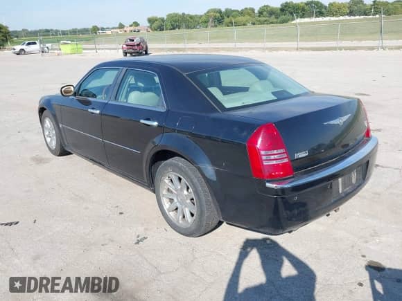 2005 Chrysler 300 C with VIN 2C3AA63H65H500564, listed as a IAAI auction lot 43187637 with 149,990 mi miles and . Bid and sale history available at DreamBid. Image 3.