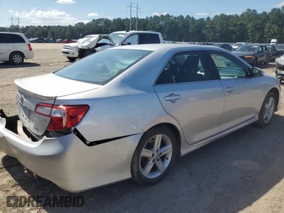2014 Toyota Camry LE с VIN 4T1BF1FKXEU755951, выставлен на аукционе Copart как лот 64700355 с пробегом 162 254 миль миль и Списание • Salvage title. История ставок и продаж доступна на DreamBid. Изображение 3.