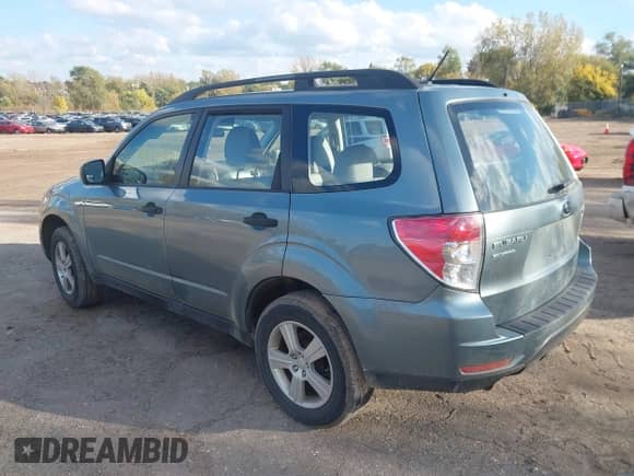 2013 Subaru Forester X z VIN JF2SHABC2DG404463, wystawiony jako IAAI lot #43484772 z przebiegiem 124 406 mil mil oraz . Historia ofert i sprzedaży dostępna na DreamBid. Obrazek 3.