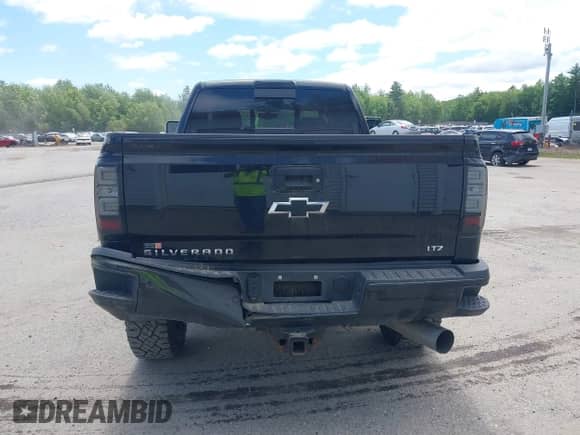 2018 Chevrolet Silverado 2500HD LTZ с VIN 1GC1KWEY0JF198514, выставлен на аукционе IAAI как лот 42558335 с пробегом 40 546 миль миль и . История ставок и продаж доступна на DreamBid. Изображение 16.