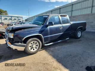 2005 Chevrolet Silverado 1500 Work Truck с VIN 1GCEC19X15Z274555, выставлен на аукционе Copart как лот 81807615 с пробегом 88 801 миль миль и Списание • Salvage title. История ставок и продаж доступна на DreamBid. Изображение 1.