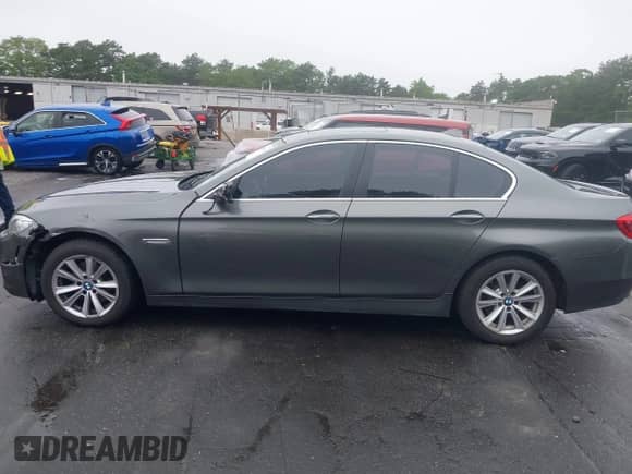 2014 BMW 5 Series 528i xDrive с VIN WBA5A7C53ED614914, выставлен на аукционе IAAI как лот 42509306 с пробегом 137 903 миль миль и . История ставок и продаж доступна на DreamBid. Изображение 14.