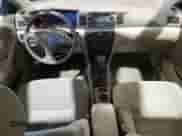 2005 Toyota Corolla CE z VIN 2T1BR32E95C493599, wystawiony jako Copart lot #86281195 z przebiegiem 74 414 mil mil oraz Szkoda całkowita • Salvage title. Historia ofert i sprzedaży dostępna na DreamBid. Obrazek 8.