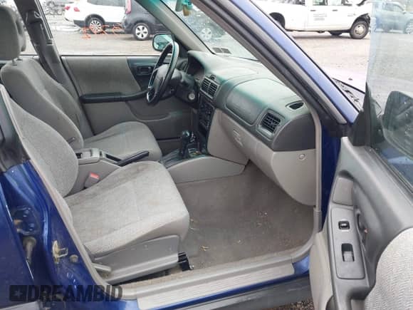 2001 Subaru Forester L with VIN JF1SF63581H705574, listed as a IAAI auction lot 43573292 with 185,325 mi miles and . Bid and sale history available at DreamBid. Image 5.