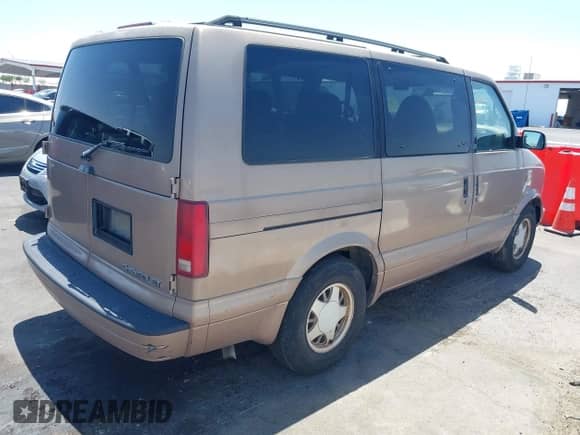1997 Chevrolet Astro with VIN 1GNDM19W3VB114788, listed as a IAAI auction lot 42718879 with 172,364 mi miles and . Bid and sale history available at DreamBid. Image 4.