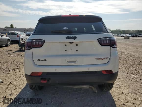 2018 Jeep Compass Trailhawk with VIN 3C4NJDDB6JT184998, listed as a Copart auction lot 67400415 with Not provided miles and Salvage title. Bid and sale history available at DreamBid. Image 6.