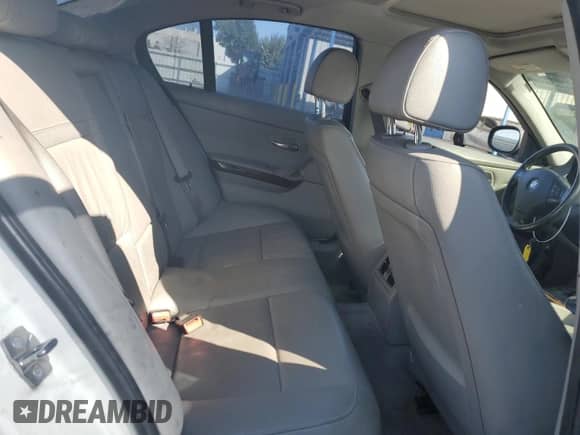 2011 BMW 3 Series 328i с VIN WBAPH5G55BNM72915, выставлен на аукционе Copart как лот 71501495 с пробегом 176 073 миль миль и Чистый • Clean title. История ставок и продаж доступна на DreamBid. Изображение 10.