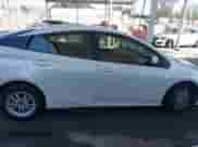 2017 Toyota Prius Two z VIN JTDKBRFU0H3027744, wystawiony jako IAAI lot #43111752 z przebiegiem 98 890 mil mil oraz . Historia ofert i sprzedaży dostępna na DreamBid. Obrazek 13.