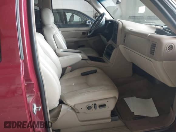 2005 Chevrolet Tahoe LS with VIN 1GNEK13T25J173295, listed as a IAAI auction lot 42483744 with 206,163 mi miles and . Bid and sale history available at DreamBid. Image 5.