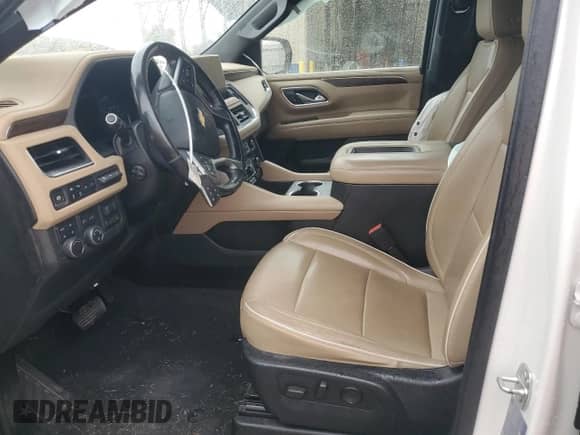 2021 Chevrolet Suburban Premier z VIN 1GNSKFKD2MR146737, wystawiony jako Copart lot #83866475 z przebiegiem 126 585 mil mil oraz Szkoda całkowita • Salvage title. Historia ofert i sprzedaży dostępna na DreamBid. Obrazek 7.