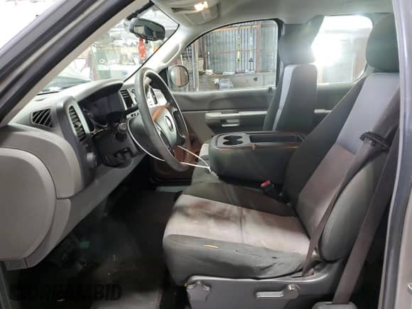 2008 GMC Sierra 1500 Work Truck z VIN 1GTEC19X88Z332522, wystawiony jako Copart lot #44711235 z przebiegiem 89 872 mil mil oraz Czysty tytuł • Clean title. Historia ofert i sprzedaży dostępna na DreamBid. Obrazek 7.