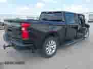 2020 Chevrolet Silverado 1500 Custom z VIN 1GCPWBEK0LZ157613, wystawiony jako IAAI lot #43247346 z przebiegiem 155 094 mil mil oraz . Historia ofert i sprzedaży dostępna na DreamBid. Obrazek 4.
