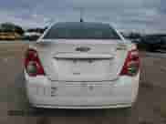 2015 Chevrolet Sonic LS с VIN 1G1JA5SG6F4116077, выставлен на аукционе Copart как лот 68774595 с пробегом 16 008 миль миль и Чистый • Clean title. История ставок и продаж доступна на DreamBid. Изображение 6.