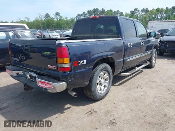 2006 GMC Sierra 1500 SLT with VIN 2GTEK13T461218774, listed as a IAAI auction lot 42148394 with 213,055 mi miles and . Bid and sale history available at DreamBid. Image 4.