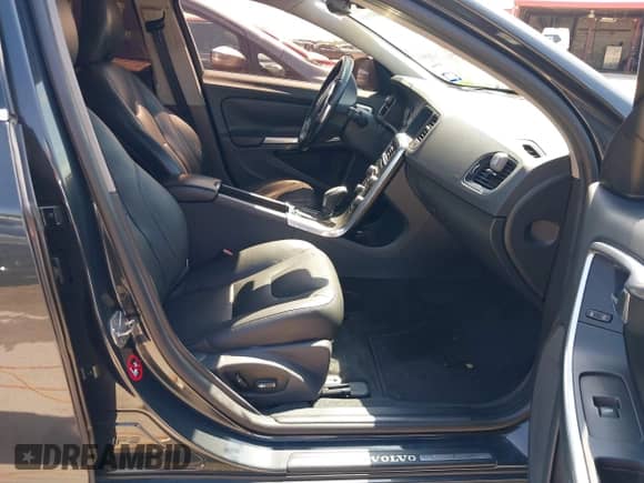 2015 Volvo S60 T5 Drive-E Premier with VIN YV140MFB6F2314941, listed as a IAAI auction lot 42484680 with 156,233 mi miles and . Bid and sale history available at DreamBid. Image 5.