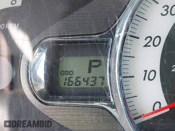 2011 Toyota Sienna SE с VIN 5TDXK3DC6BS051985, выставлен на аукционе IAAI как лот 42001674 с пробегом 166 437 миль миль и . История ставок и продаж доступна на DreamBid. Изображение 16.