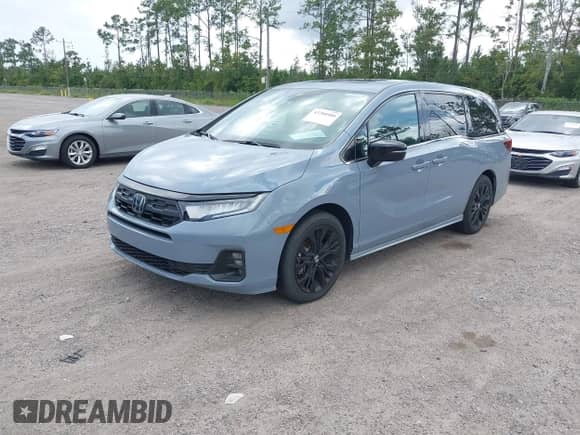 2025 Honda Odyssey Sport-L z VIN 5FNRL6H7XSB051268, wystawiony jako IAAI lot #43288980 z przebiegiem 15 079 mil mil oraz . Historia ofert i sprzedaży dostępna na DreamBid. Obrazek 17.