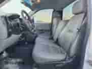 2008 Chevrolet Silverado 2500HD Work Truck z VIN 1GCHK24KX8E184219, wystawiony jako Copart lot #84604635 z przebiegiem 175 981 mil mil oraz Szkoda całkowita • Salvage title. Historia ofert i sprzedaży dostępna na DreamBid. Obrazek 7.