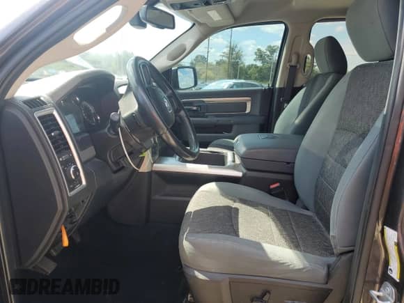 2018 Ram 1500 Big Horn z VIN 3C6RR7LT3JG198556, wystawiony jako Copart lot #83773355 z przebiegiem 107 527 mil mil oraz Szkoda całkowita • Salvage title. Historia ofert i sprzedaży dostępna na DreamBid. Obrazek 7.