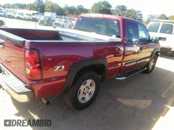 2006 Chevrolet Silverado 1500 LT1 с VIN 1GCEK19B56Z205246, выставлен на аукционе IAAI как лот 43515766 с пробегом 231 809 миль миль и . История ставок и продаж доступна на DreamBid. Изображение 4.