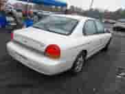 2001 Hyundai Sonata GLS z VIN KMHWF35V51A483264, wystawiony jako IAAI lot #41458757 z przebiegiem 154 016 mil mil oraz . Historia ofert i sprzedaży dostępna na DreamBid. Obrazek 4.