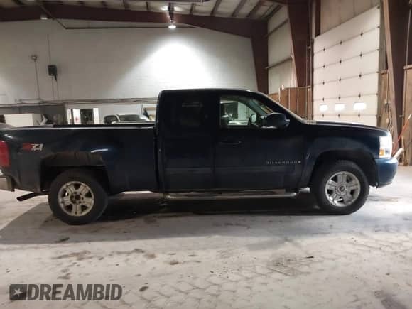 2009 Chevrolet Silverado 1500 LTZ z VIN 1GCEK39J19Z274622, wystawiony jako IAAI lot #41352625 z przebiegiem 213 255 mil mil oraz . Historia ofert i sprzedaży dostępna na DreamBid. Obrazek 13.