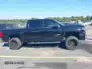2018 Chevrolet Silverado 1500 LTZ z VIN 3GCUKSEC6JG364379, wystawiony jako IAAI lot #43445037 z przebiegiem 140 652 mil mil oraz . Historia ofert i sprzedaży dostępna na DreamBid. Obrazek 13.