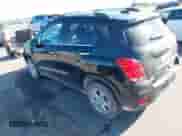 2018 Chevrolet Trax LT z VIN 3GNCJPSBXJL262394, wystawiony jako IAAI lot #43154797 z przebiegiem 58 628 mil mil oraz . Historia ofert i sprzedaży dostępna na DreamBid. Obrazek 3.