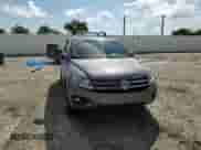 2012 Volkswagen Tiguan S с VIN WVGAV7AX4CW000140, выставлен на аукционе Copart как лот 80901355 с пробегом 133 056 миль миль и Списание • Salvage title. История ставок и продаж доступна на DreamBid. Изображение 14.