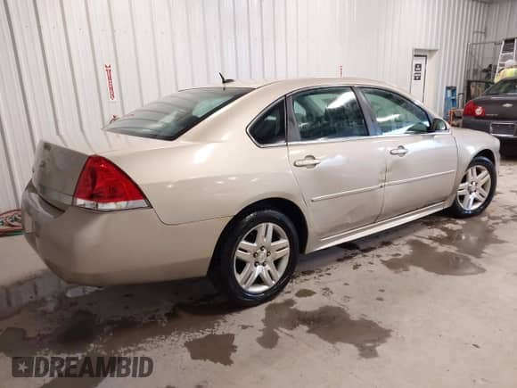 2010 Chevrolet Impala LT z VIN 2G1WB5EN5A1247793, wystawiony jako IAAI lot #43528360 z przebiegiem 77 934 mil mil oraz . Historia ofert i sprzedaży dostępna na DreamBid. Obrazek 4.