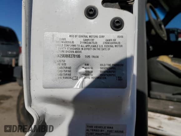 2006 Chevrolet Silverado 2500HD LT2 with VIN 1GCHK29U86E278106, listed as a Copart auction lot 46274965 with 279,014 mi miles and Salvage title. Bid and sale history available at DreamBid. Image 12.