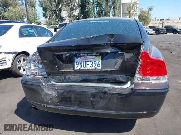 2008 Volvo S60 2.5T с VIN YV1RS592382683602, выставлен на аукционе IAAI как лот 43305737 с пробегом Не указан миль и . История ставок и продаж доступна на DreamBid. Изображение 6.