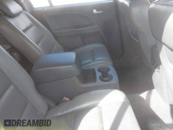 2005 Ford Freestyle SEL с VIN 1FMZK02115GA36412, выставлен на аукционе IAAI как лот 42713113 с пробегом Не указан миль и . История ставок и продаж доступна на DreamBid. Изображение 8.