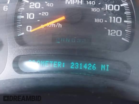 2006 Chevrolet Silverado 1500 LT2 z VIN 2GCEC13TX61157587, wystawiony jako IAAI lot #42217816 z przebiegiem 231 426 mil mil oraz . Historia ofert i sprzedaży dostępna na DreamBid. Obrazek 15.