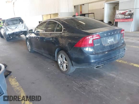 2015 Volvo S60 T5 Drive-E Premier с VIN YV140MFK5F2337689, выставлен на аукционе IAAI как лот 42985519 с пробегом 79 622 миль миль и . История ставок и продаж доступна на DreamBid. Изображение 3.