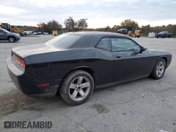 2013 Dodge Challenger SXT с VIN 2C3CDYAG8DH530444, выставлен на аукционе Copart как лот 83033524 с пробегом Не указан миль и Чистый • Clean title. История ставок и продаж доступна на DreamBid. Изображение 3.