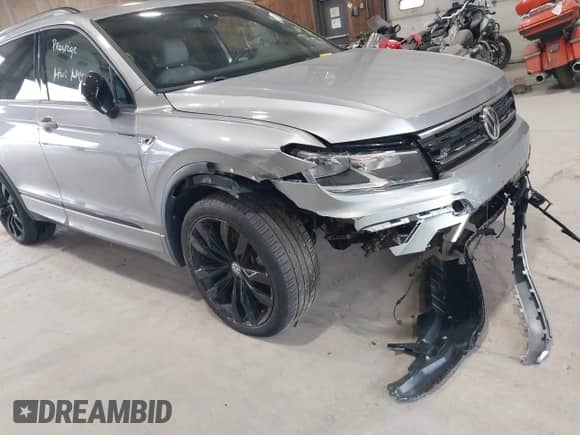 2020 Volkswagen Tiguan SE с VIN 3VV2B7AX6LM153525, выставлен на аукционе IAAI как лот 43047222 с пробегом 23 586 миль миль и . История ставок и продаж доступна на DreamBid. Изображение 6.