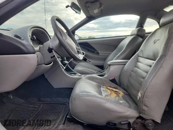 2001 Ford Mustang GT Deluxe с VIN 1FAFP42X31F132388, выставлен на аукционе Copart как лот 70683905 с пробегом 149 365 миль миль и На запчасти • Non repairable. История ставок и продаж доступна на DreamBid. Изображение 7.