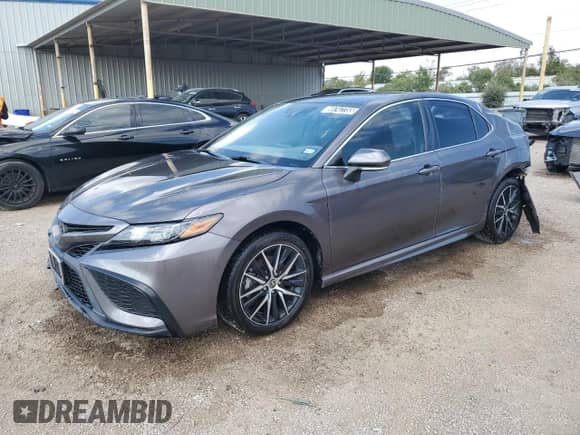 2023 Toyota Camry SE с VIN 4T1G11AK4PU728050, выставлен на аукционе Copart как лот 69747755 с пробегом 63 148 миль миль и Чистый • Clean title. История ставок и продаж доступна на DreamBid. Изображение 1.
