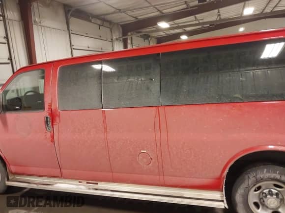 2013 Chevrolet Express Passenger 1LT with VIN 1GAZG1FA2D1178476, listed as a IAAI auction lot 41572423 with 188,369 mi miles and . Bid and sale history available at DreamBid. Image 14.