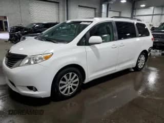 2013 Toyota Sienna XLE AAS with VIN 5TDYK3DCXDS301834, listed as a Copart auction lot 83844755 with 154,282 mi miles and Salvage title. Bid and sale history available at DreamBid. Image 1.