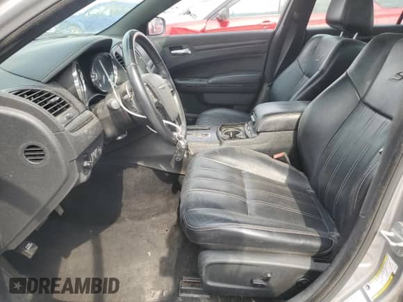 2014 Chrysler 300 S with VIN 2C3CCABT1EH119989, listed as a Copart auction lot 59122485 with 148,236 mi miles and Clean title. Bid and sale history available at DreamBid. Image 7.