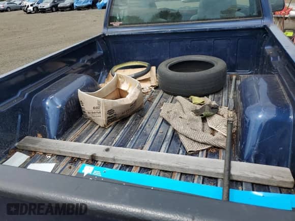 2000 Chevrolet S-10 с VIN 1GCCS1443YK149965, выставлен на аукционе Copart как лот 63531754 с пробегом 318 459 миль миль и На запчасти • Non repairable. История ставок и продаж доступна на DreamBid. Изображение 10.