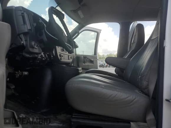2020 Chevrolet Express Passenger LS с VIN 1GAZGNFP8L1269987, выставлен на аукционе Copart как лот 67139205 с пробегом 277 535 миль миль и Чистый • Clean title. История ставок и продаж доступна на DreamBid. Изображение 8.