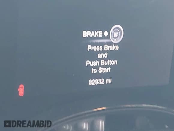 2018 Jeep Grand Cherokee Overland z VIN 1C4RJFCG3JC322406, wystawiony jako IAAI lot #41935874 z przebiegiem 82 932 mil mil oraz . Historia ofert i sprzedaży dostępna na DreamBid. Obrazek 15.
