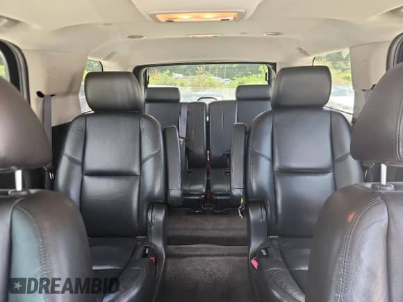 2011 Cadillac Escalade with VIN 1GYS3AEF2BR266681, listed as a Copart auction lot 63148645 with 190,887 mi miles and Clean title. Bid and sale history available at DreamBid. Image 10.